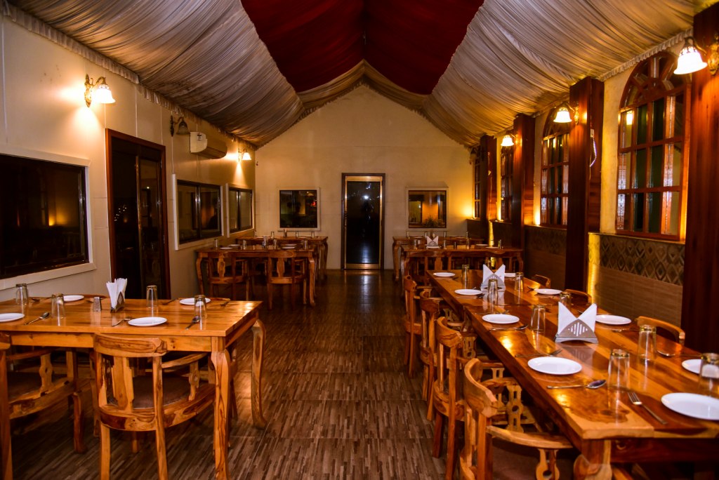 Multi-Cuisine-Restaurant-Udaipur-with dinning